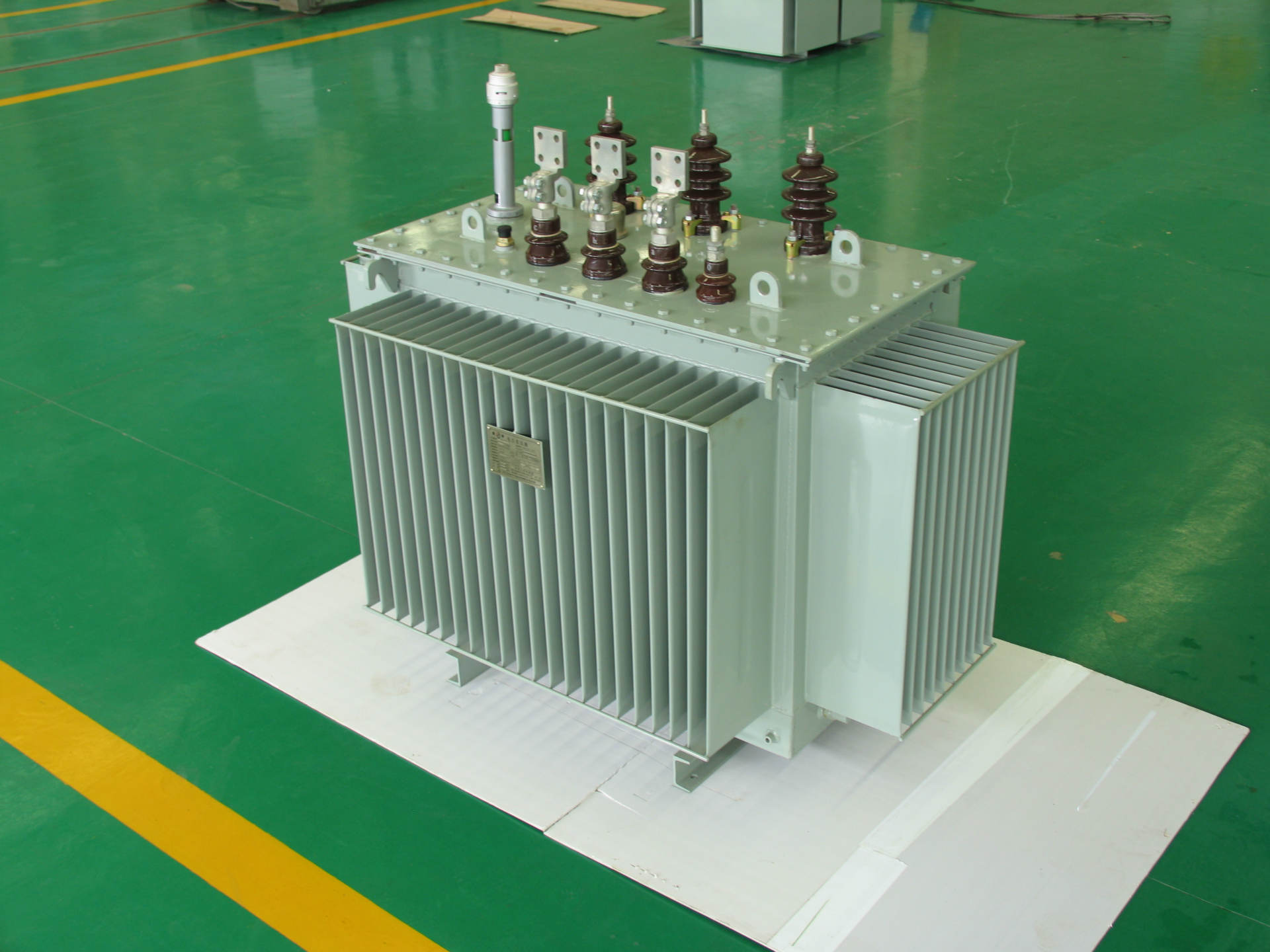 How many kW of power consumption can a 1000kVA transformer handle?